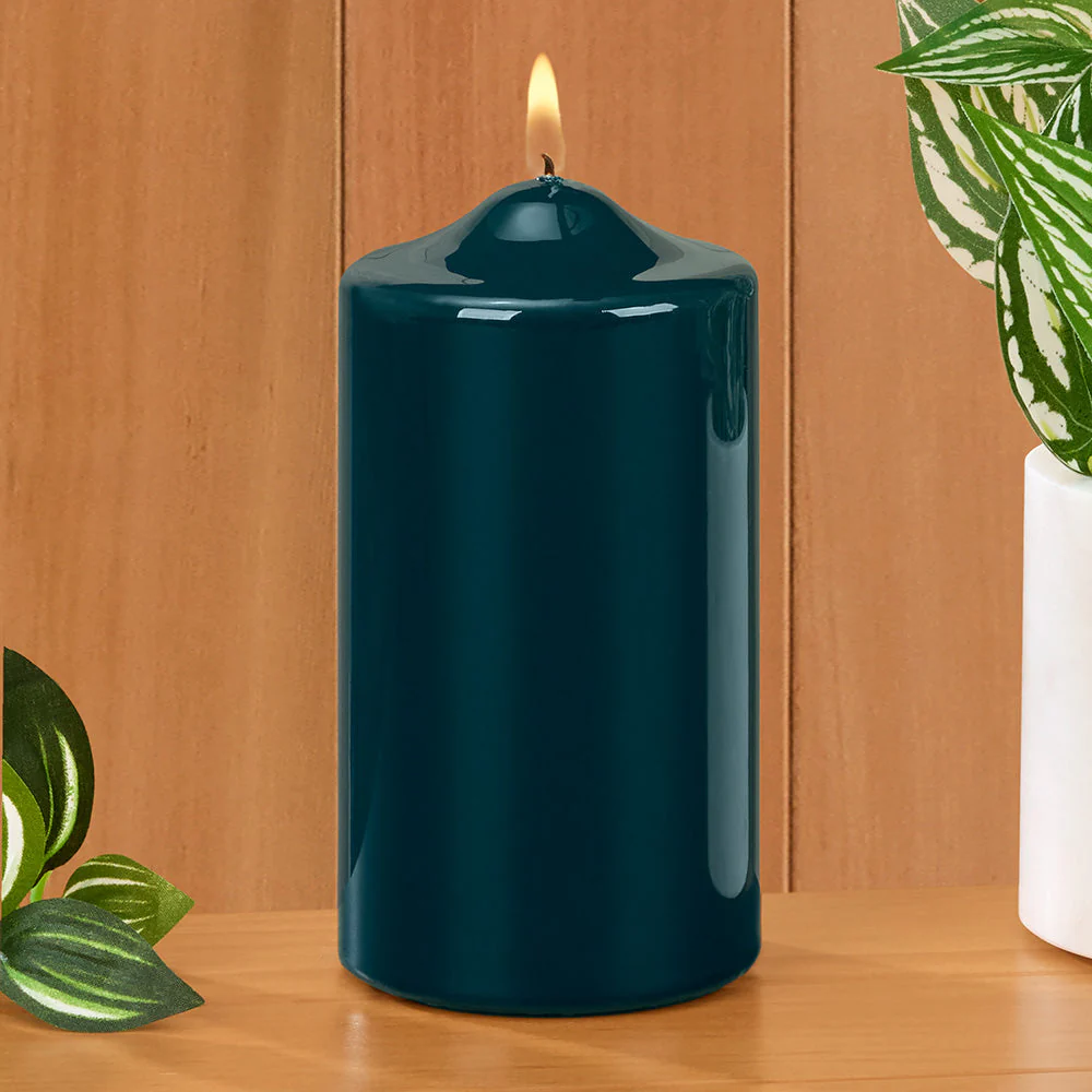 Ceralacca Lacquer Pillar Candles, Hunter Green - Image 3
